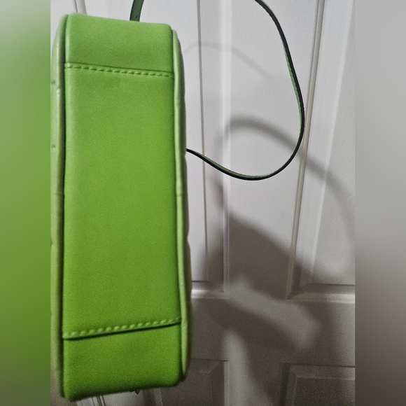 Michael Kors Quilted Crossbody Camera Bag **PEAR** - Picture 6 of 10